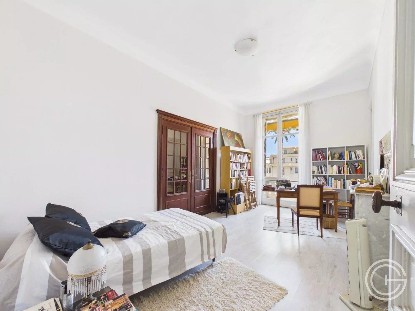 Property photo in Carre d'Or