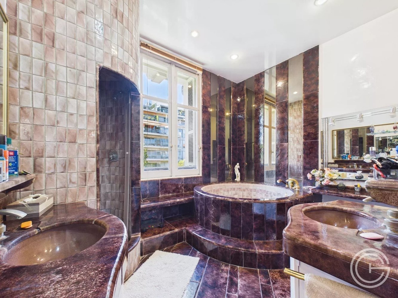 Property photo in Carre d'Or