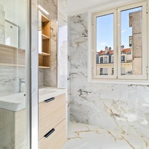 Property in Carre d'Or