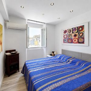 Property in Carre d'Or