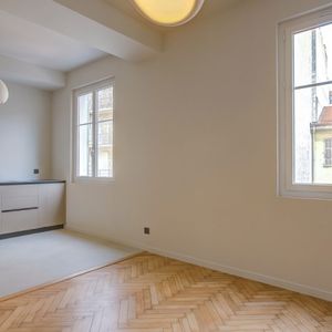 Property in Carre d'Or