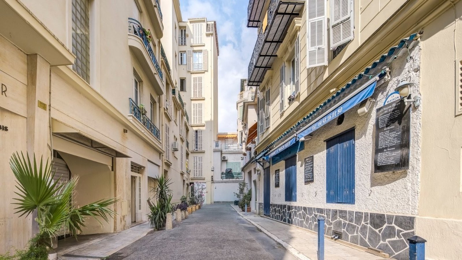 Property photo in Carre d'Or