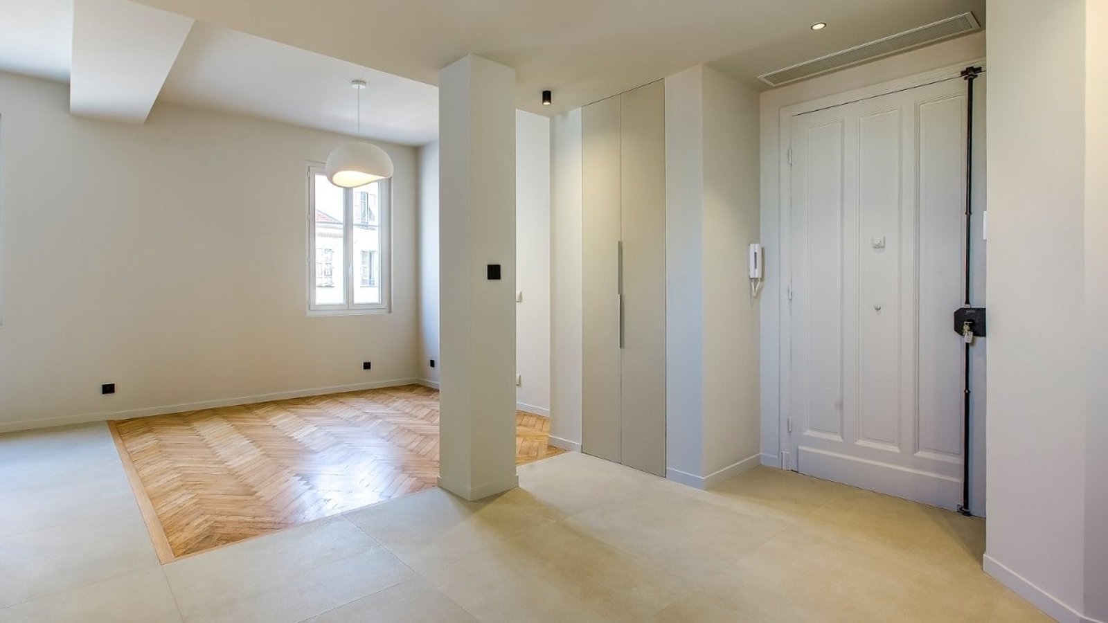 Property photo in Carre d'Or