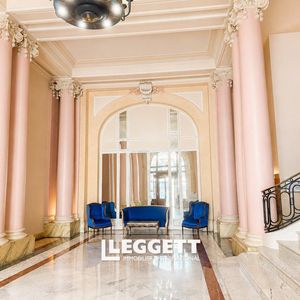 Property in Carre d'Or