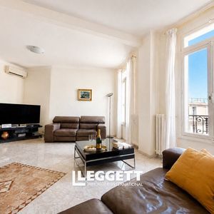Property in Carre d'Or