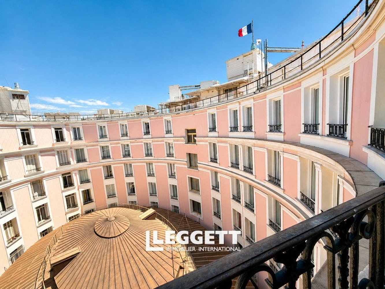 Property photo in Carre d'Or