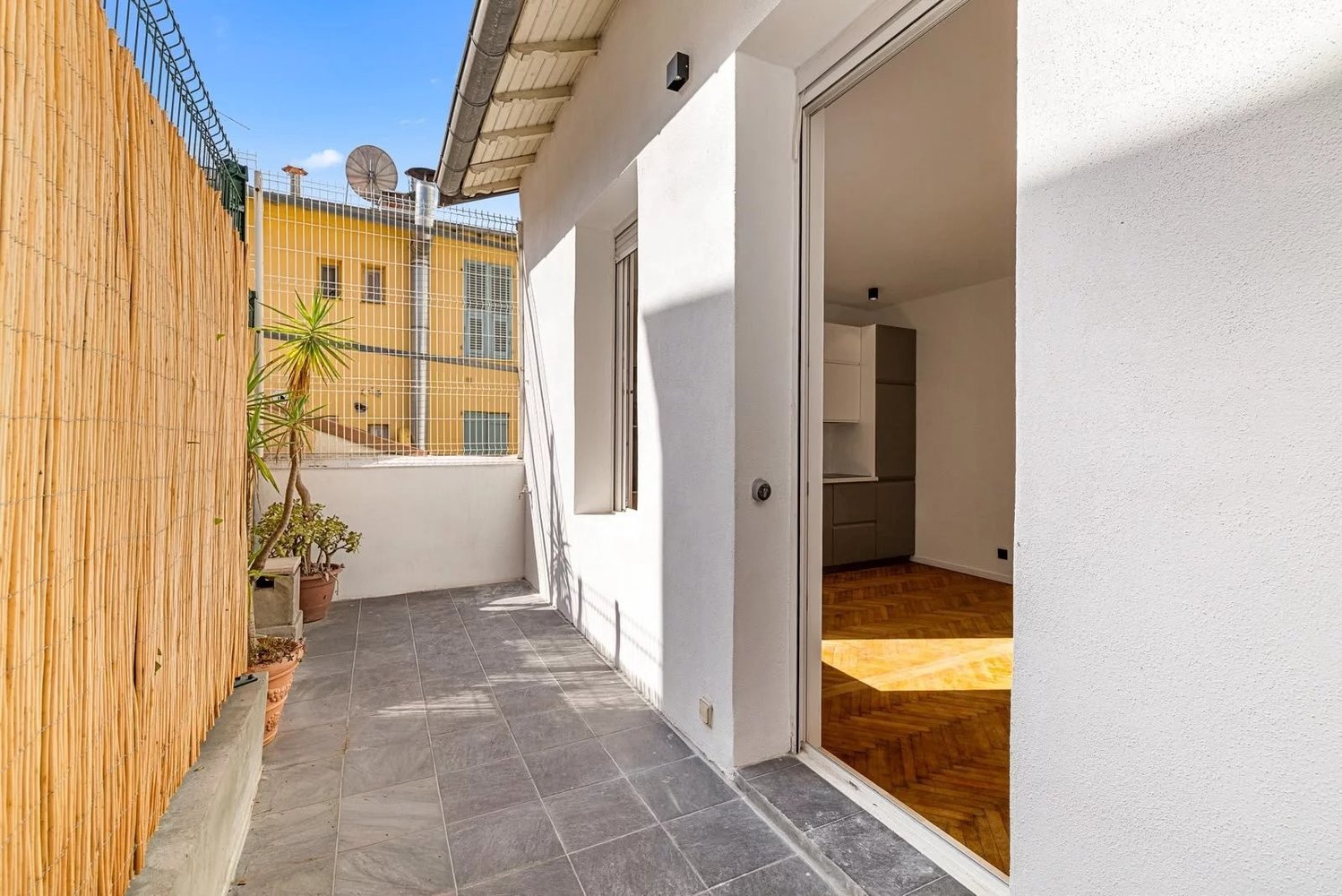 Property photo in Carre d'Or