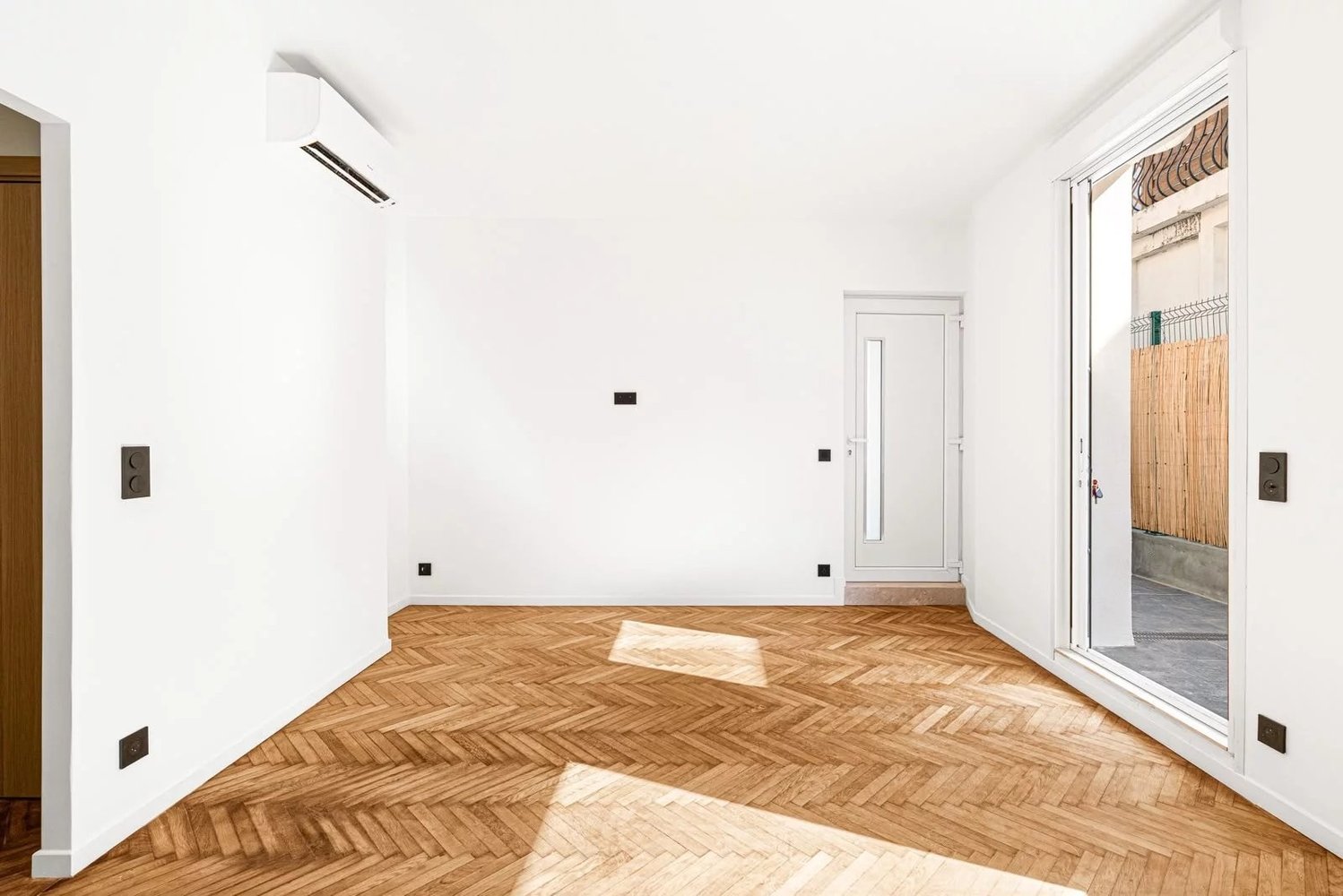 Property photo in Carre d'Or