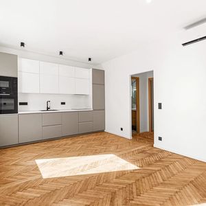 Property in Carre d'Or