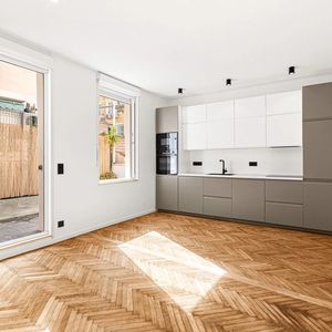Property in Carre d'Or