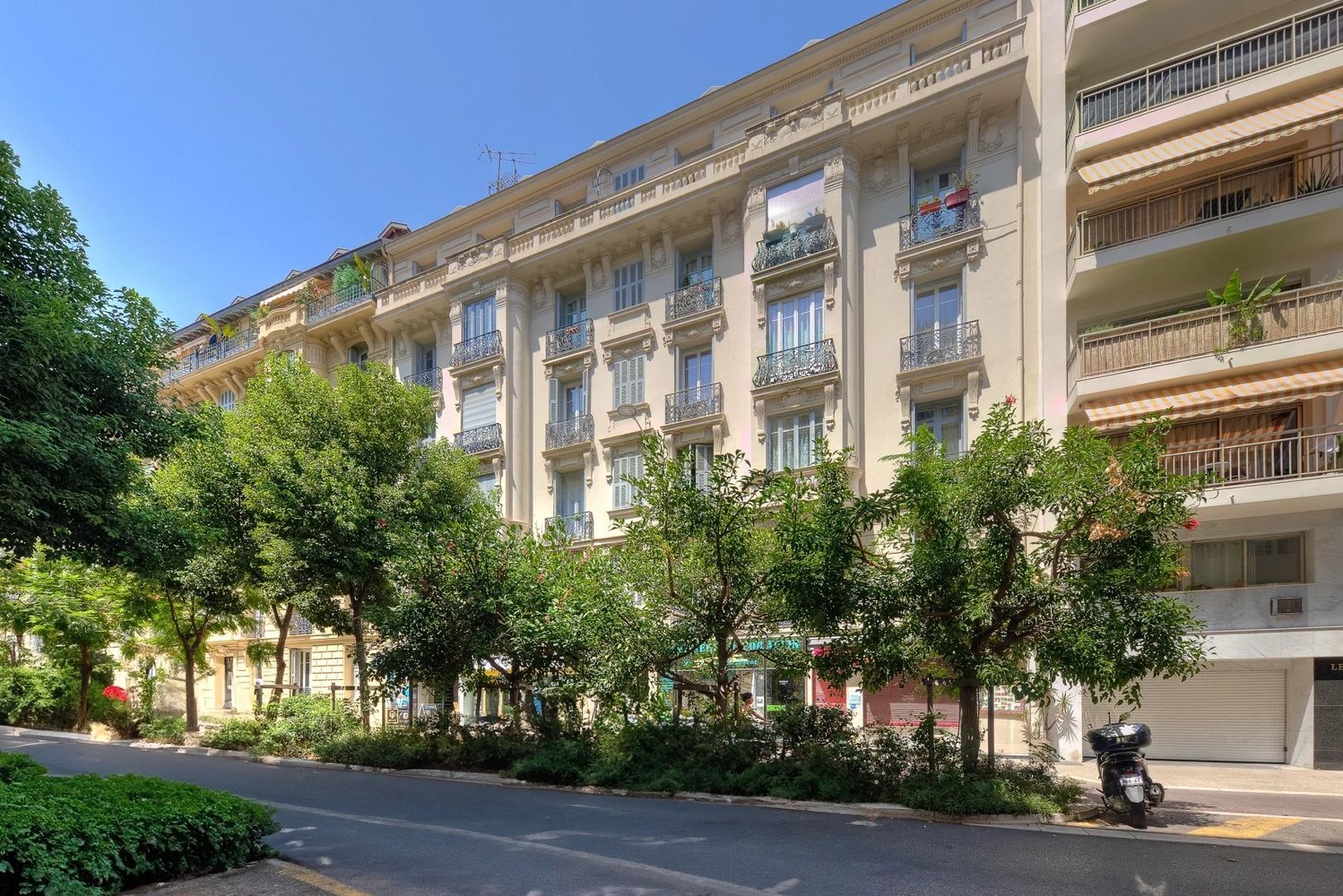 Property photo in Carre d'Or
