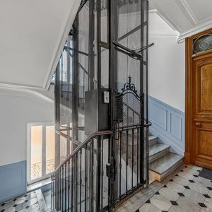 Property in Carre d'Or