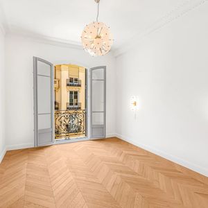 Property in Carre d'Or