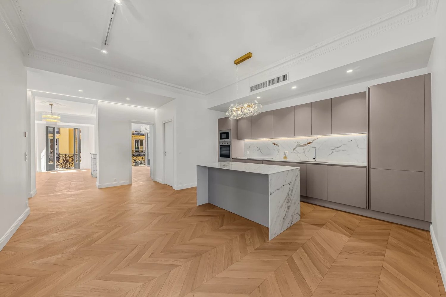 Property photo in Carre d'Or