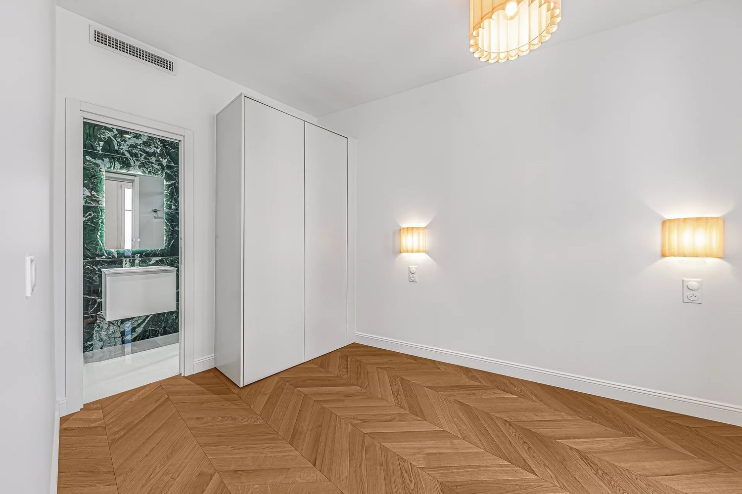 Property photo in Carre d'Or
