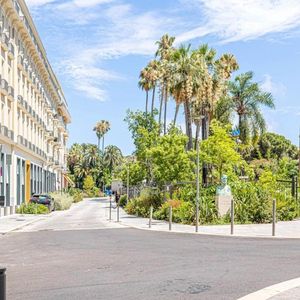 Property in Carre d'Or