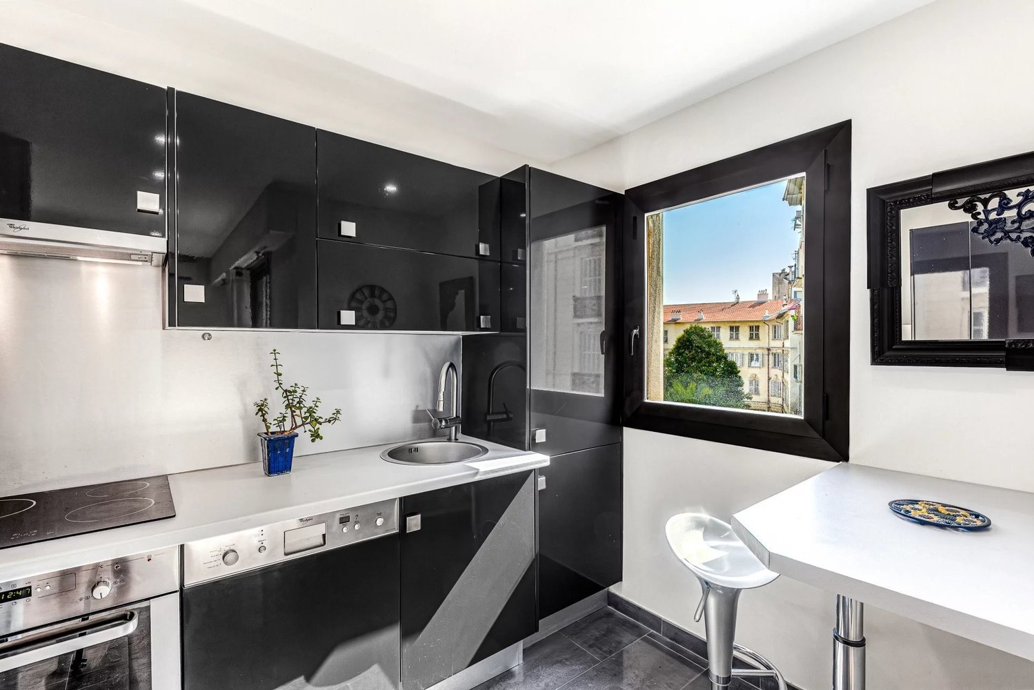 Property photo in Carre d'Or