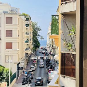 Property in Carre d'Or