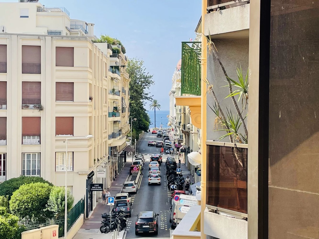 Property photo in Carre d'Or