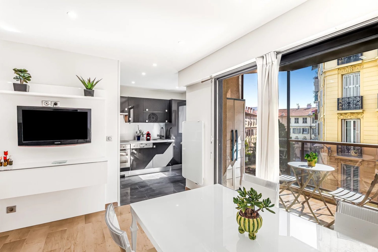 Property photo in Carre d'Or