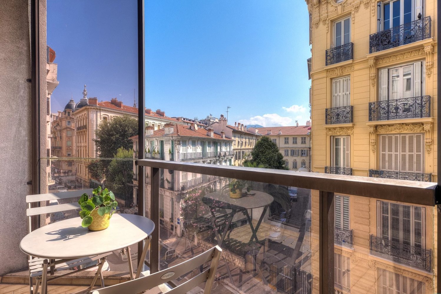 Property photo in Carre d'Or