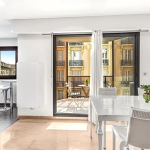 Property in Carre d'Or