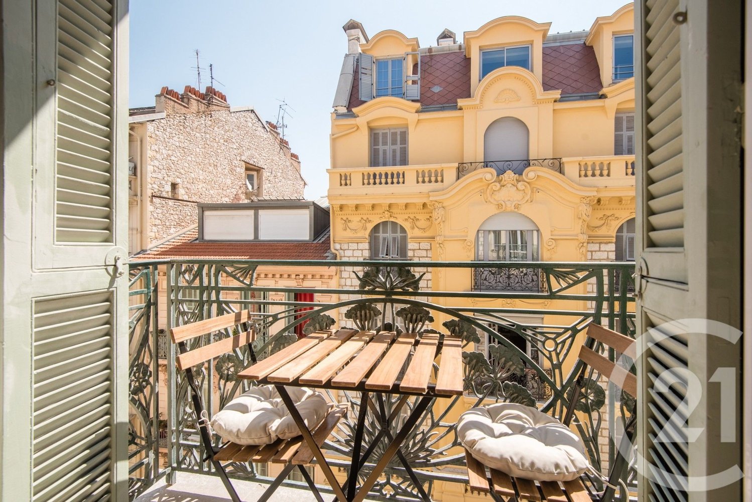Property photo in Carre d'Or