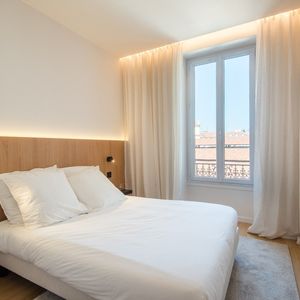 Property in Carre d'Or