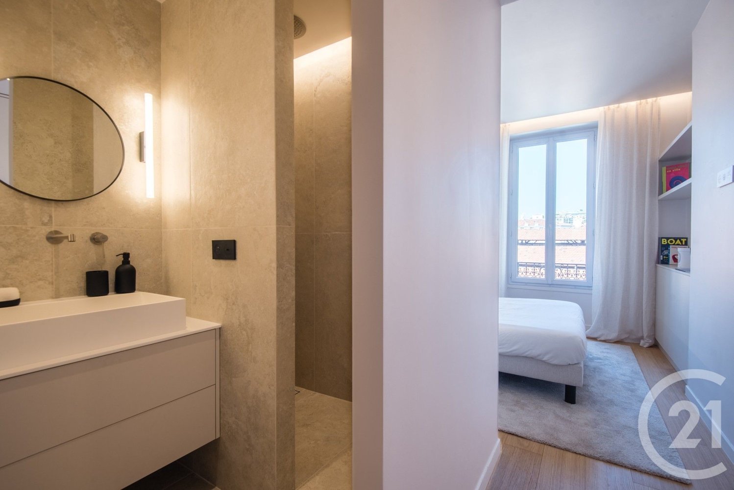 Property photo in Carre d'Or