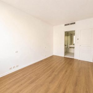 Property in Carre d'Or