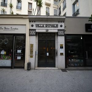 Property in Carre d'Or