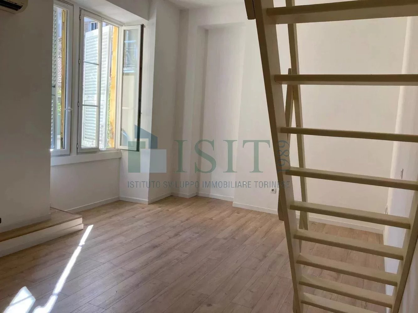Property photo in Carre d'Argent