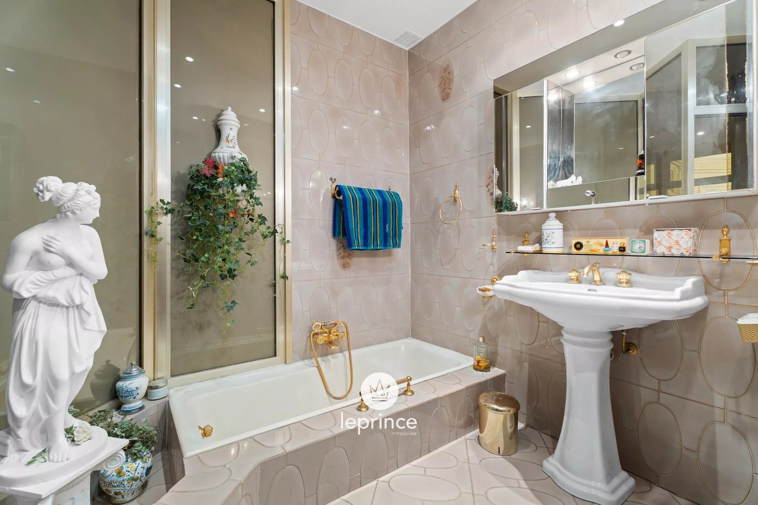 Property photo in Carre d'Argent