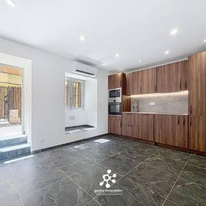 Property in Carre d'Argent
