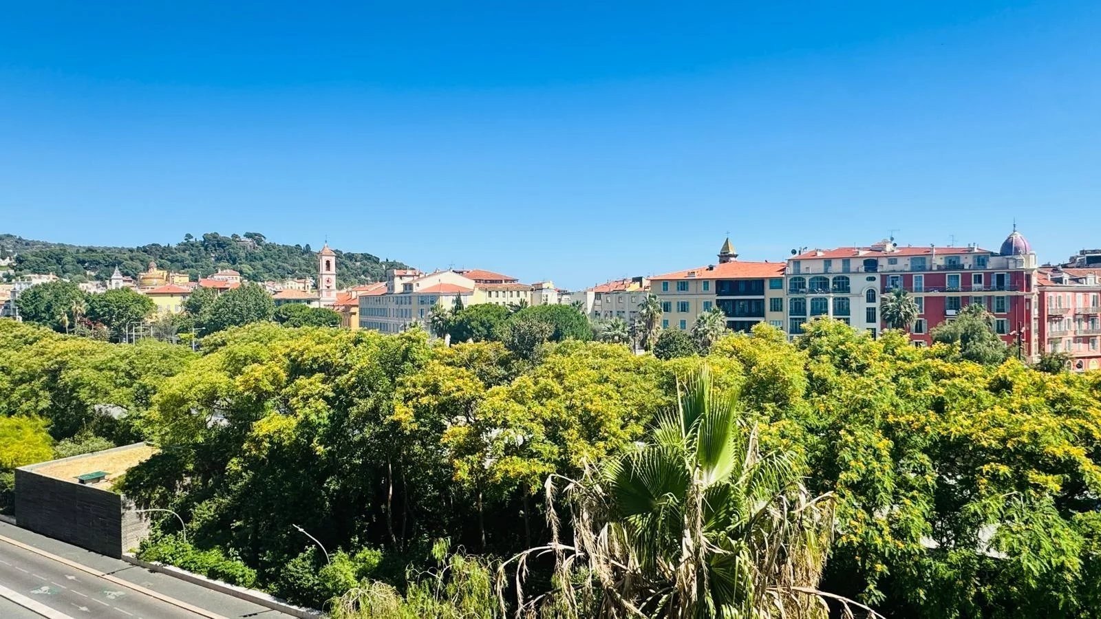 Property photo in Carre d'Argent
