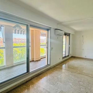 Property in Carre d'Argent