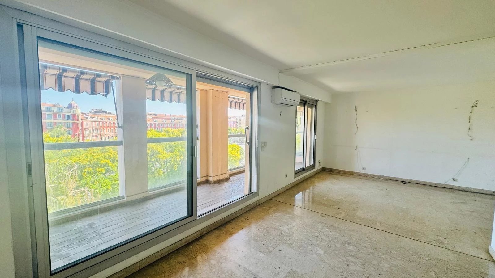 Property photo in Carre d'Argent