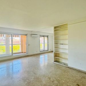 Property in Carre d'Argent