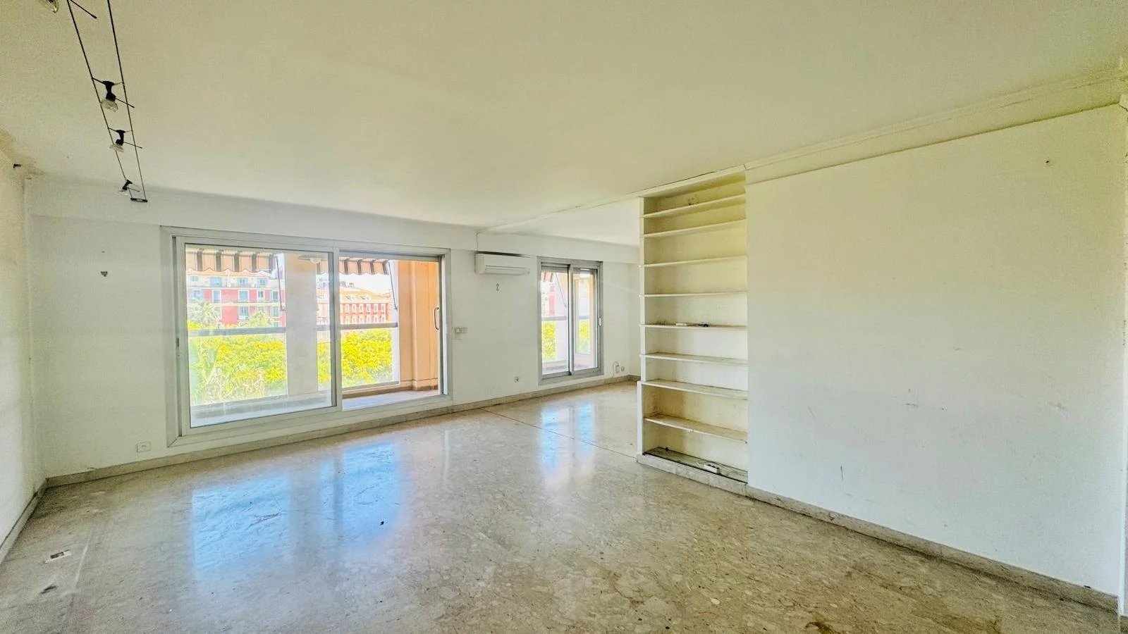 Property photo in Carre d'Argent