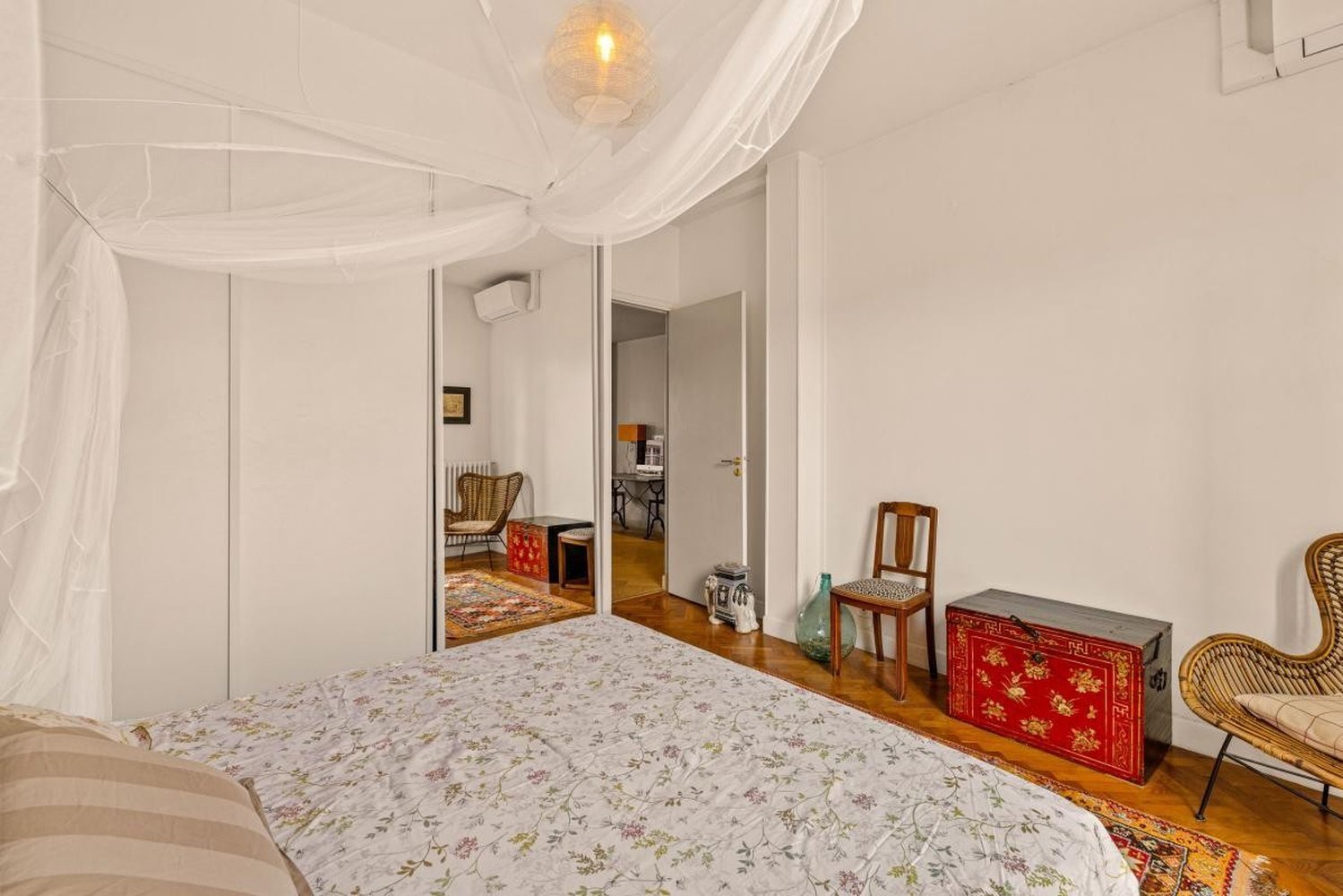 Property photo in Carre d'Or