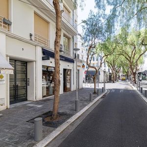 Property in Carre d'Or