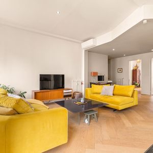 Property in Carre d'Or