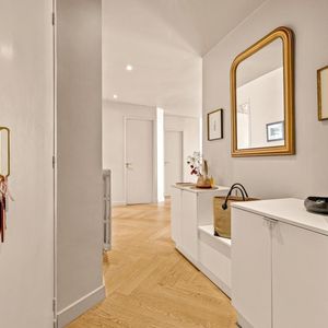 Property in Carre d'Or