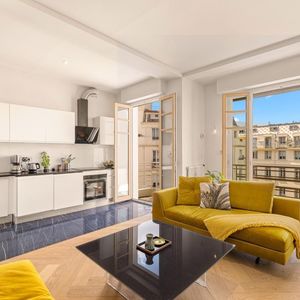 Property in Carre d'Or