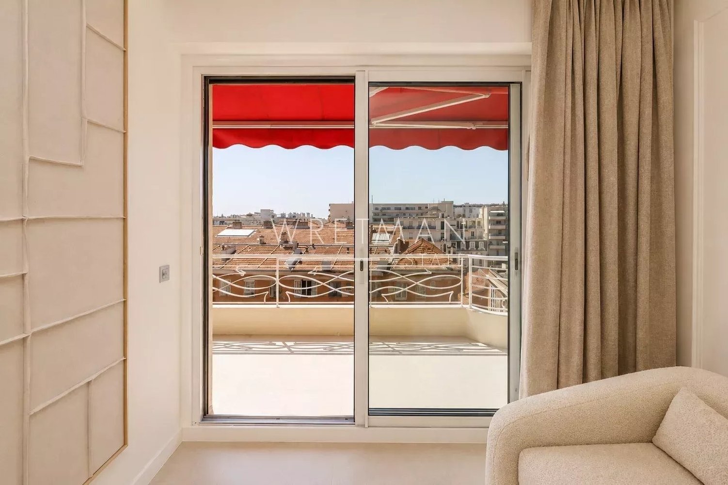 Property photo in Carre d'Or