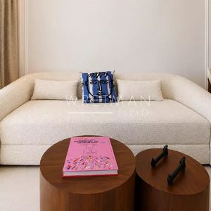 Property in Carre d'Or