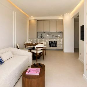 Property in Carre d'Or