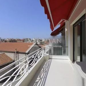 Property in Carre d'Or