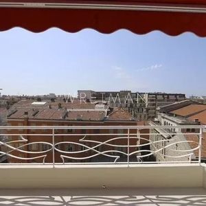 Property in Carre d'Or