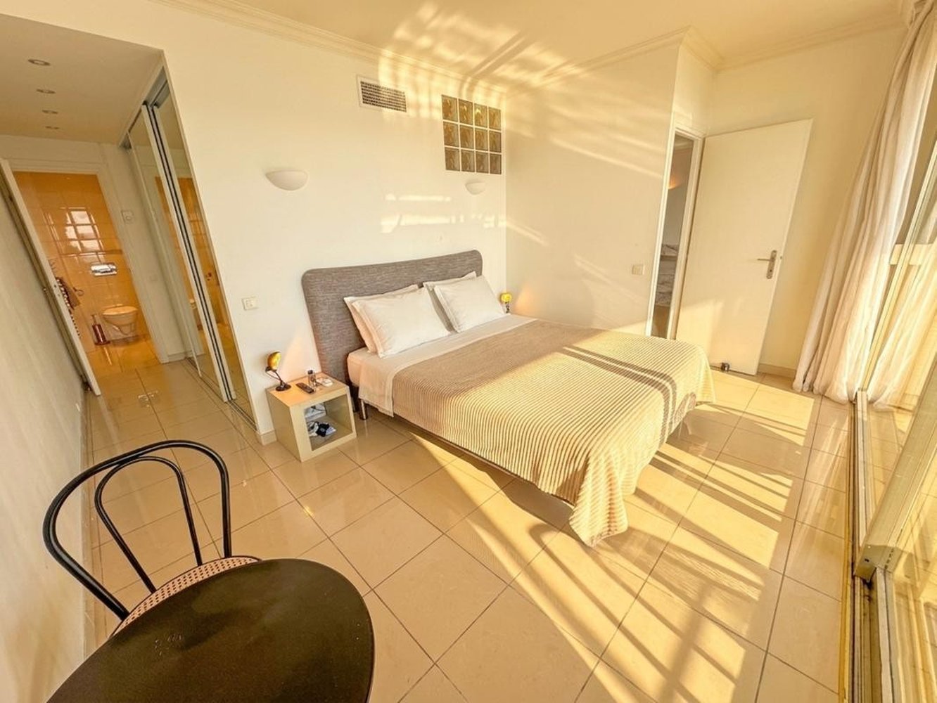 Property photo in Carre d'Or